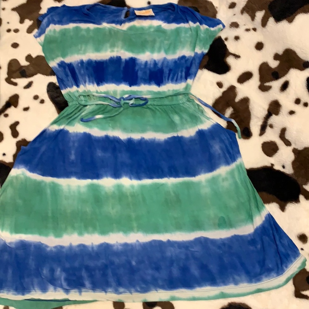 Juniors/women’s dress